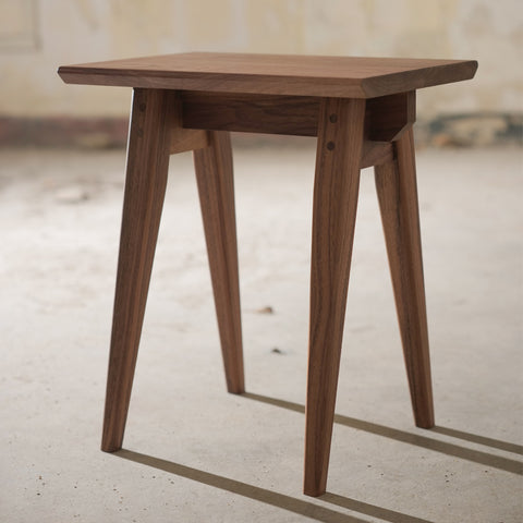 Burumu Torii Stool 鳥居櫈