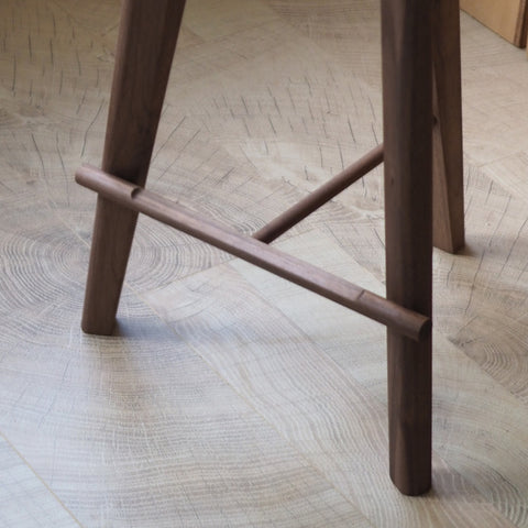 Burumu Kani Bar Stool 實木吧枱櫈/高櫈