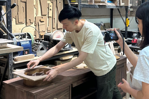 【About Bumuru 報導】職人故事 - 90後木匠：趁年輕放手一博　製作原創實木傢具及小物