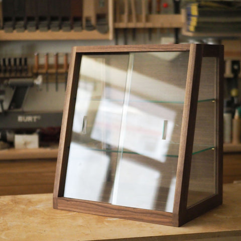 Black Walnut Cup Display Case 玻璃梯形陳列櫃