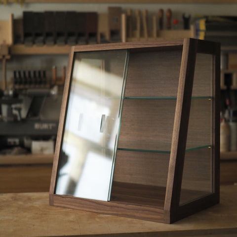 Black Walnut Cup Display Case 玻璃梯形陳列櫃