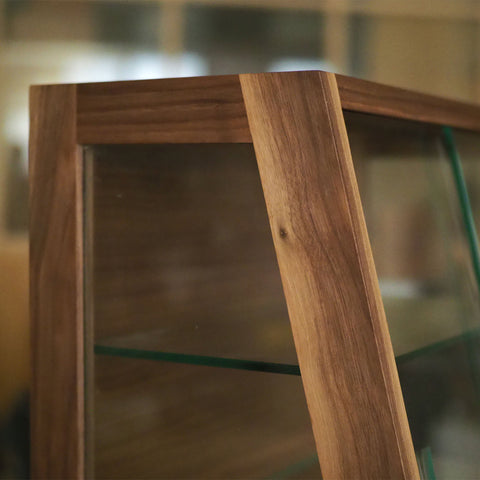 Black Walnut Cup Display Case 玻璃梯形陳列櫃