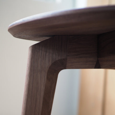 Burumu Kani Bar Stool 實木吧枱櫈／高櫈