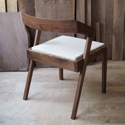 Burumu Kani Chair 實木椅子