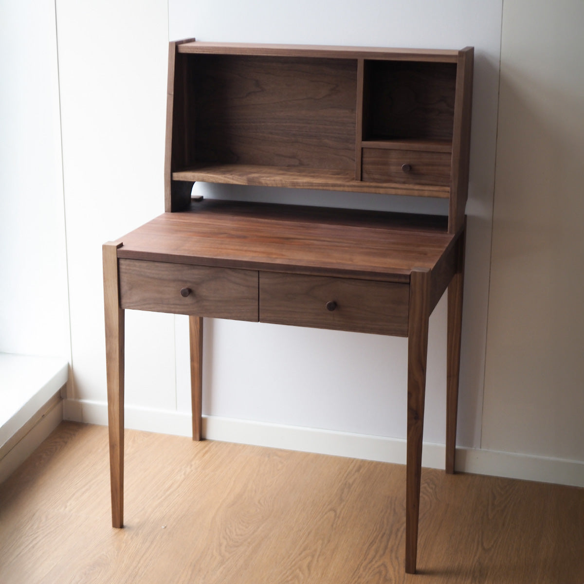 Burumu Writing Desk 黑胡桃木書枱 – Burumu Carpentry
